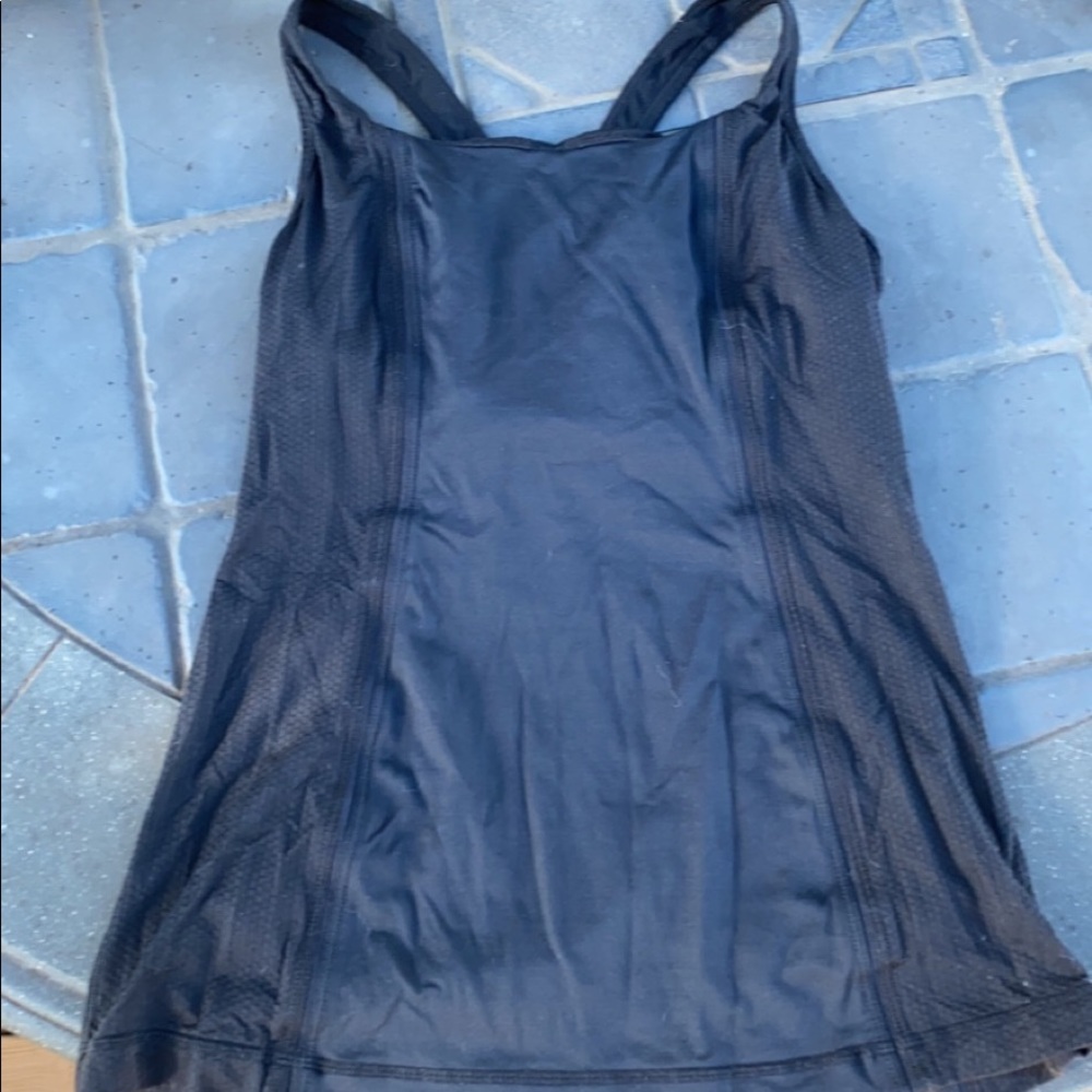 Lululemon black workout tank.